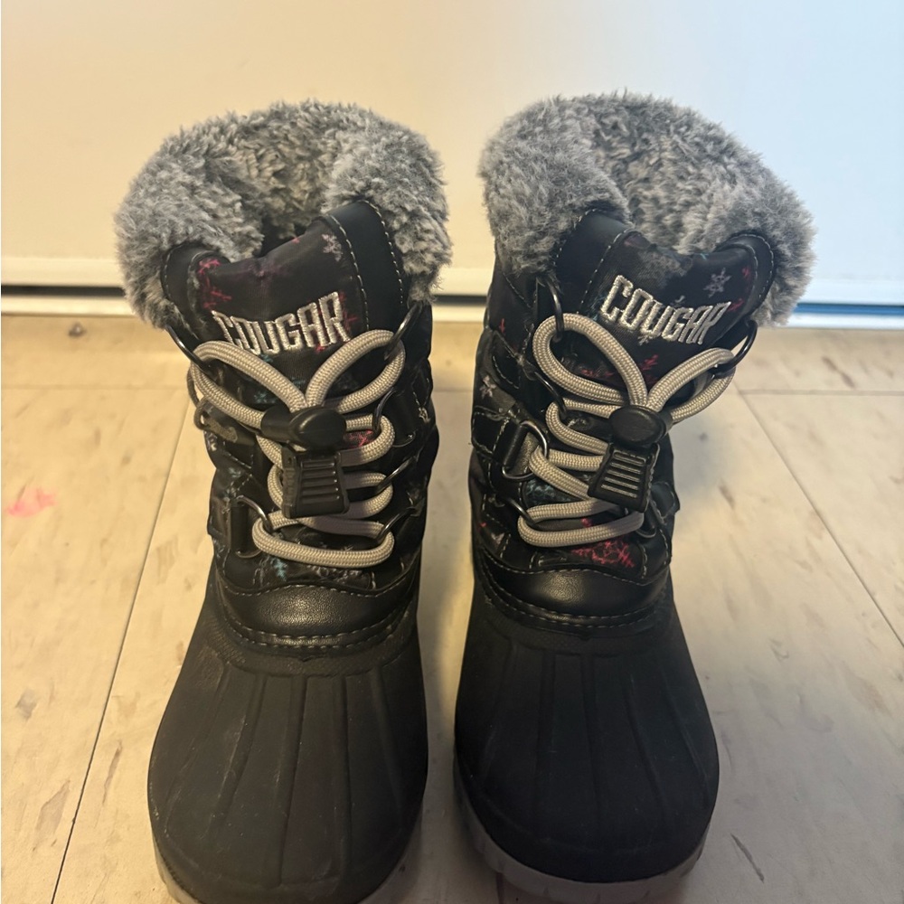 Cougar Black Boots with Plush Gray Trim
